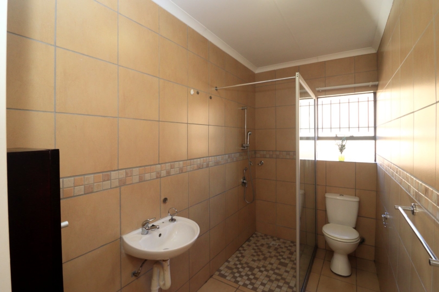 2 Bedroom Property for Sale in Langenhovenpark Free State